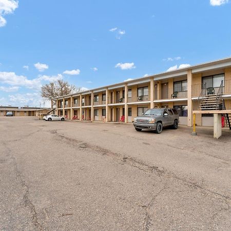 Ranchmen Motel Medicine Hat Exterior photo