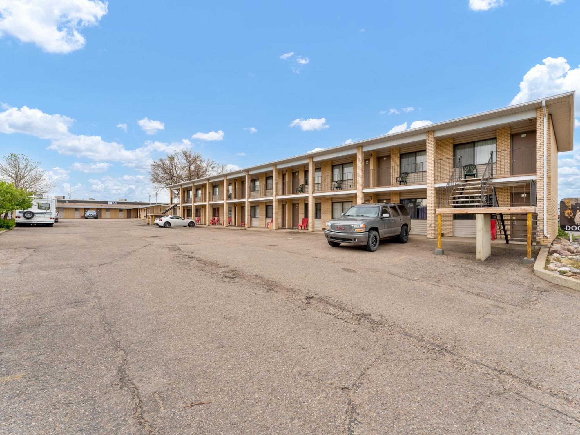 Ranchmen Motel Medicine Hat Exterior photo