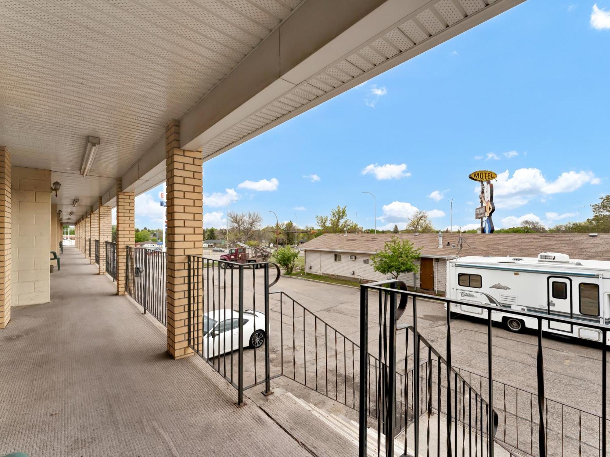 Ranchmen Motel Medicine Hat Exterior photo