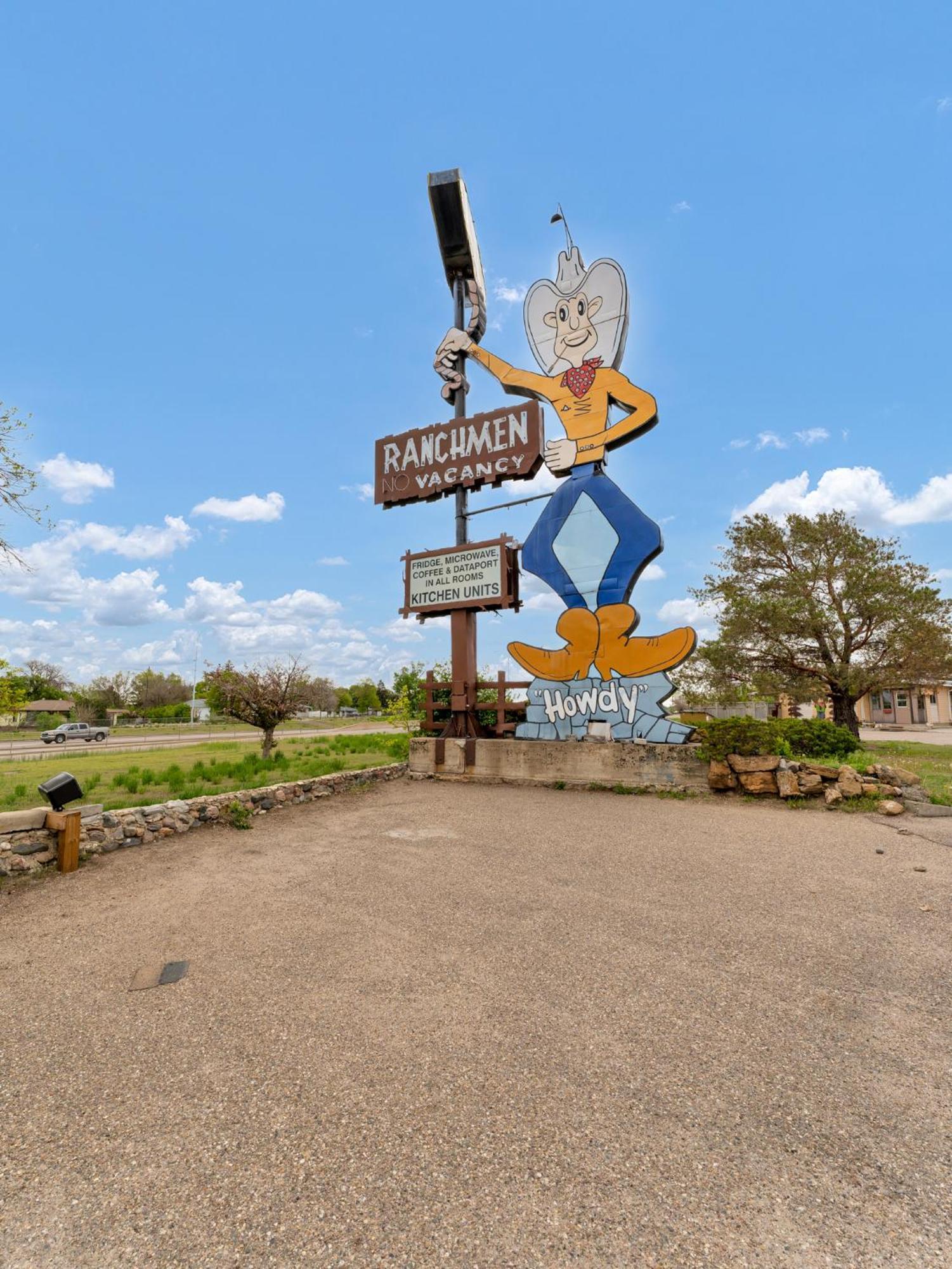 Ranchmen Motel Medicine Hat Exterior photo