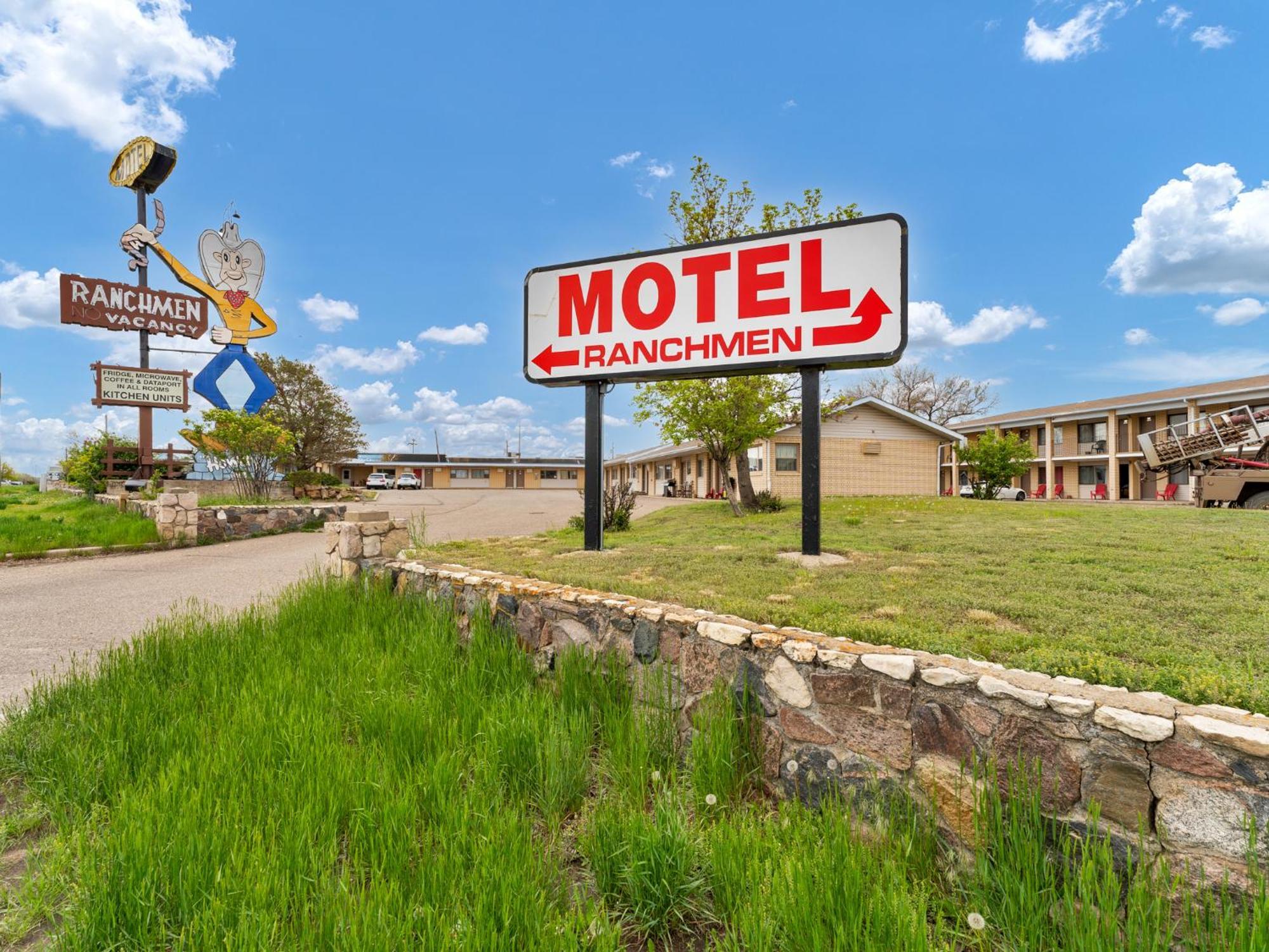 Ranchmen Motel Medicine Hat Exterior photo