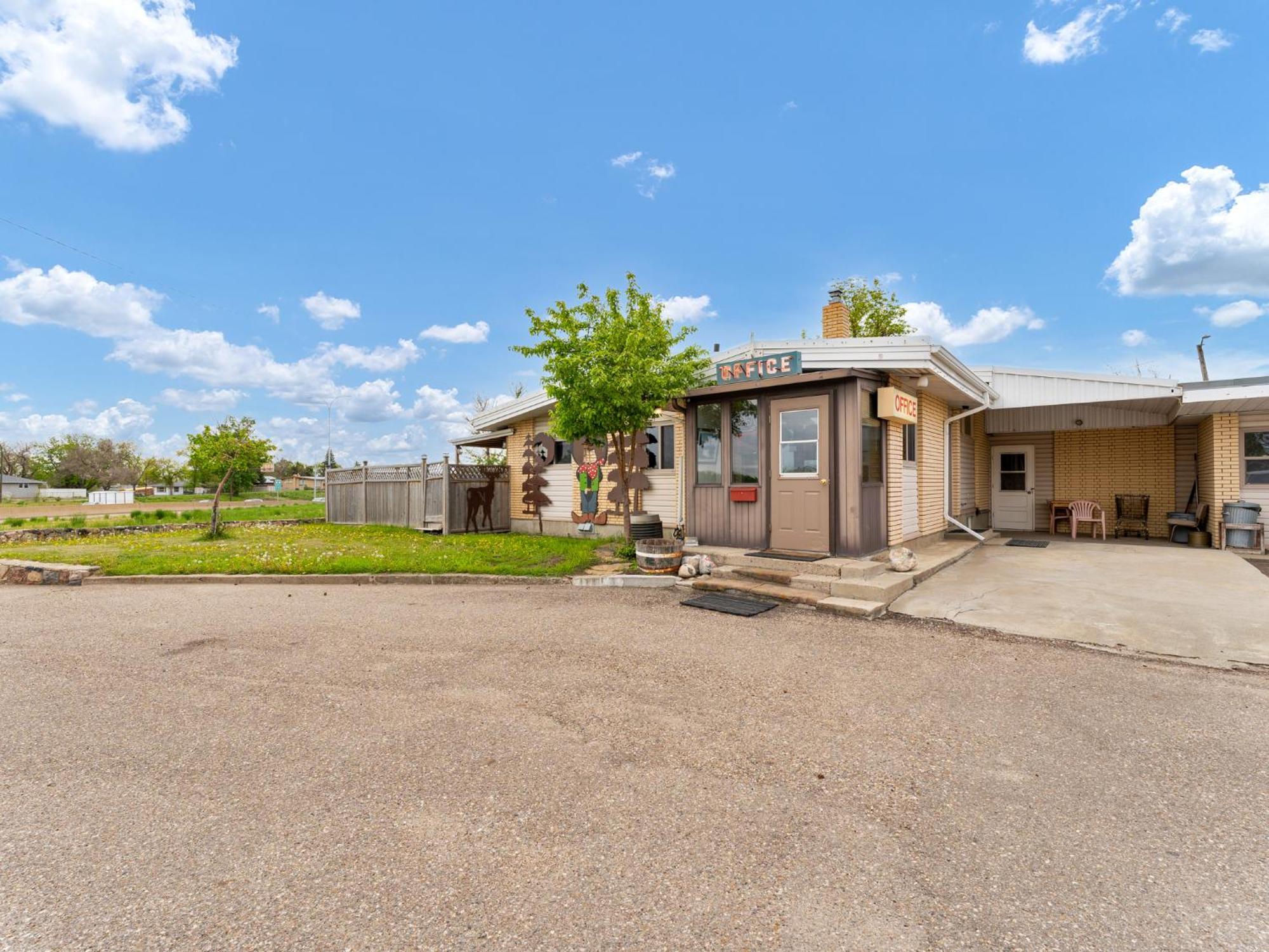 Ranchmen Motel Medicine Hat Exterior photo